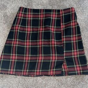 Cute Plaid Mini Skirt with Slit